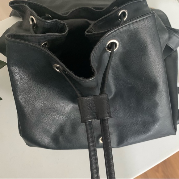 Cute Faux Leather Backpack Bag Divided H&M - Picture 8 of 15